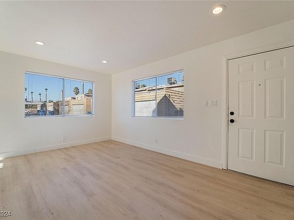4th image of 3817 Surfrider Ln