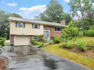 2 Purcell Dr, Chelmsford, MA 01824