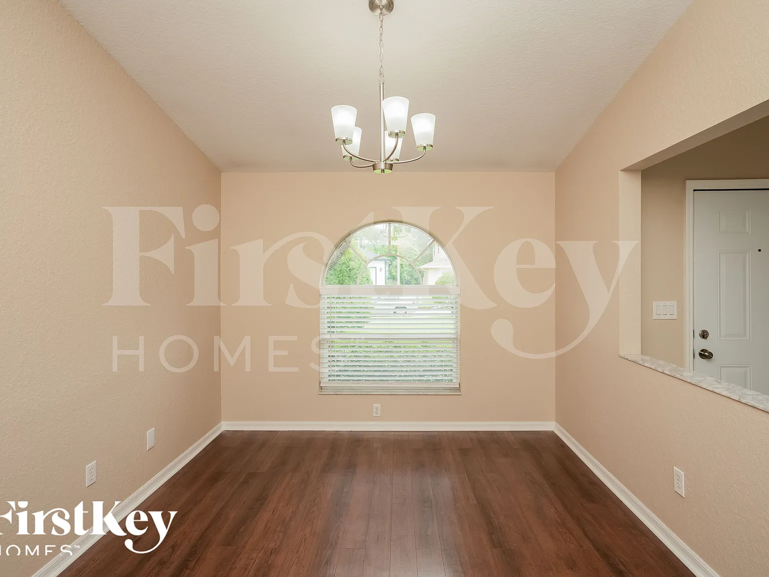 3 bed, 2.0 bath, 1830 sqft, $2,725 — Photo 4