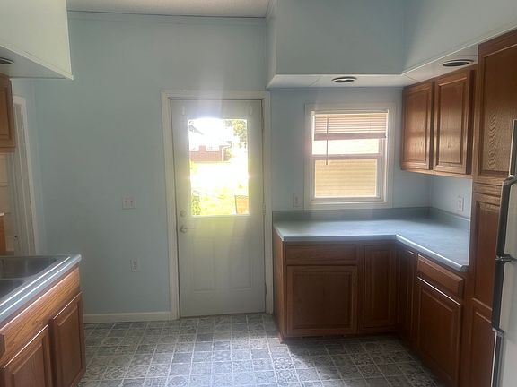 5th image of 603 M St