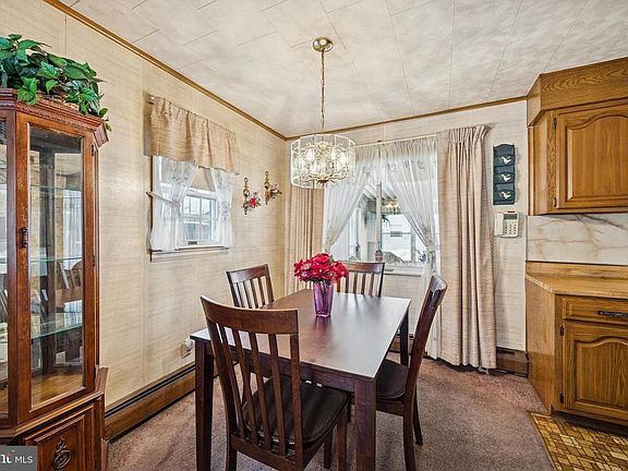 4th image of 223 Alden Ave