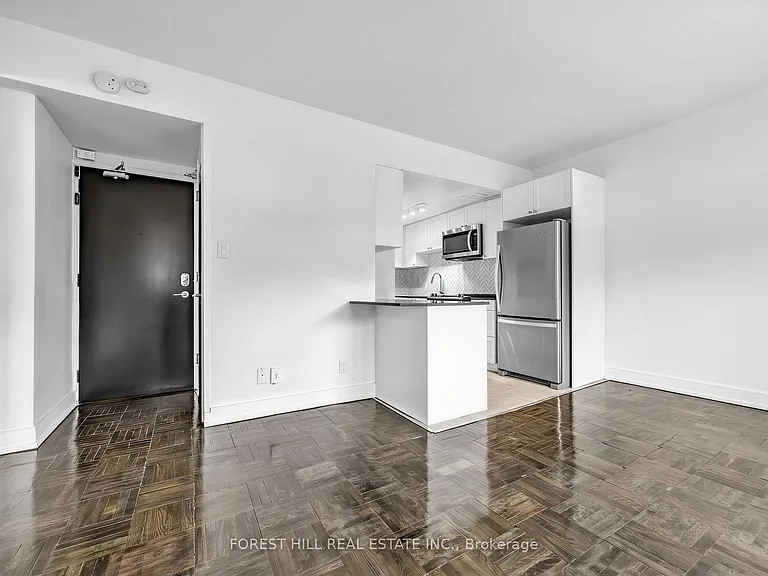 70 Spadina Rd #102 — Photo 2