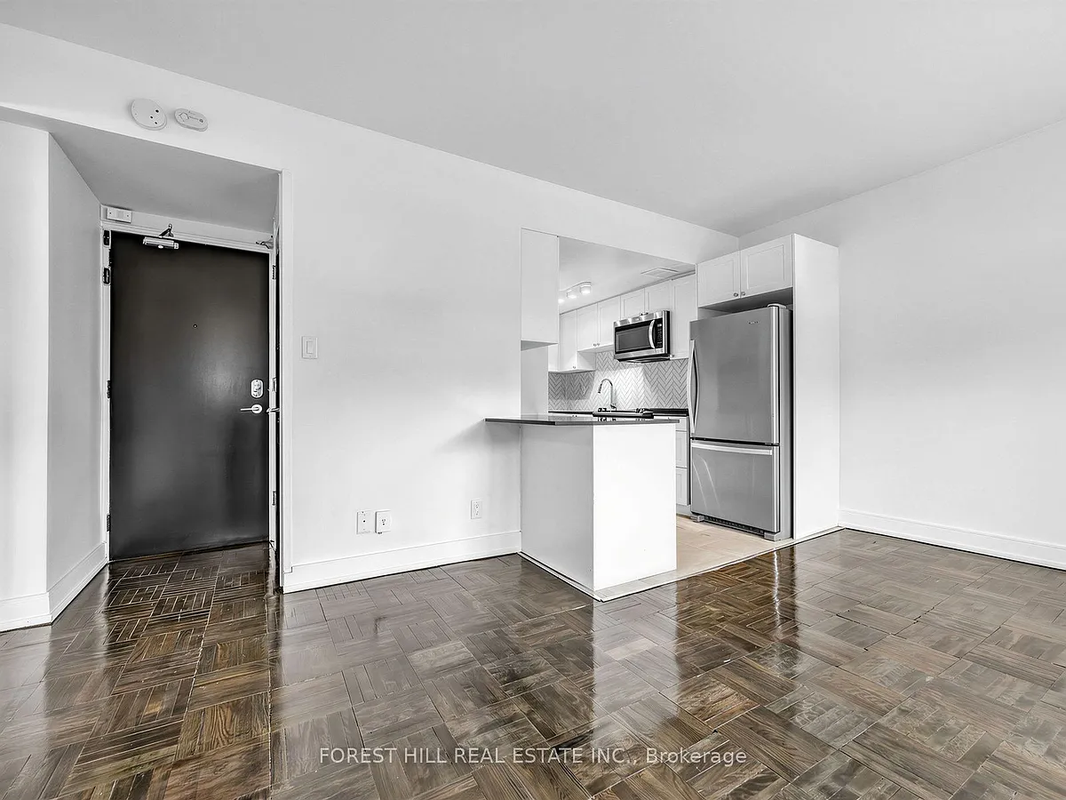 Building Photo - 70 Spadina Rd #102