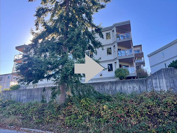 2nd image of 5780 Trail Ave #111