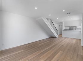 448 W Windsor Rd, Glendale, CA
