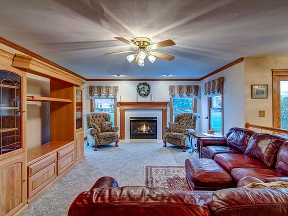 4th image of 5397 Center Pine Ln