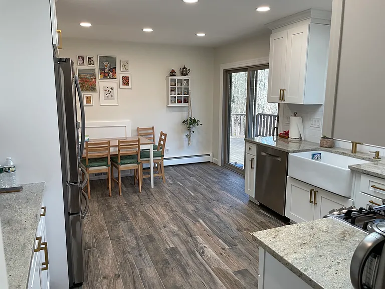 60 Eileen Dr — Photo 3