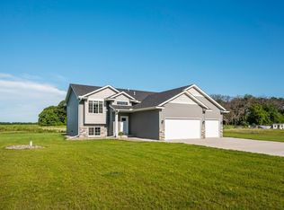 29980 136th St NW, Princeton, MN 55371