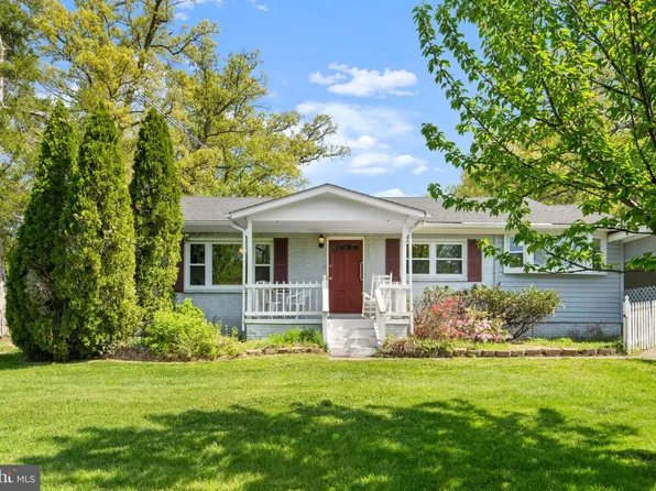 9008 Jameson St, Lorton, VA 22079