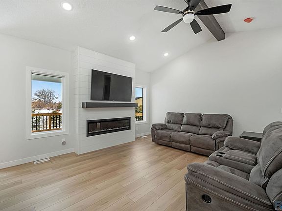4th image of 453 Blue Ox Circle Cir
