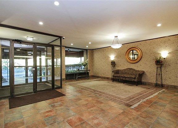 3rd image of 200 Diplomat Dr APT 8A
