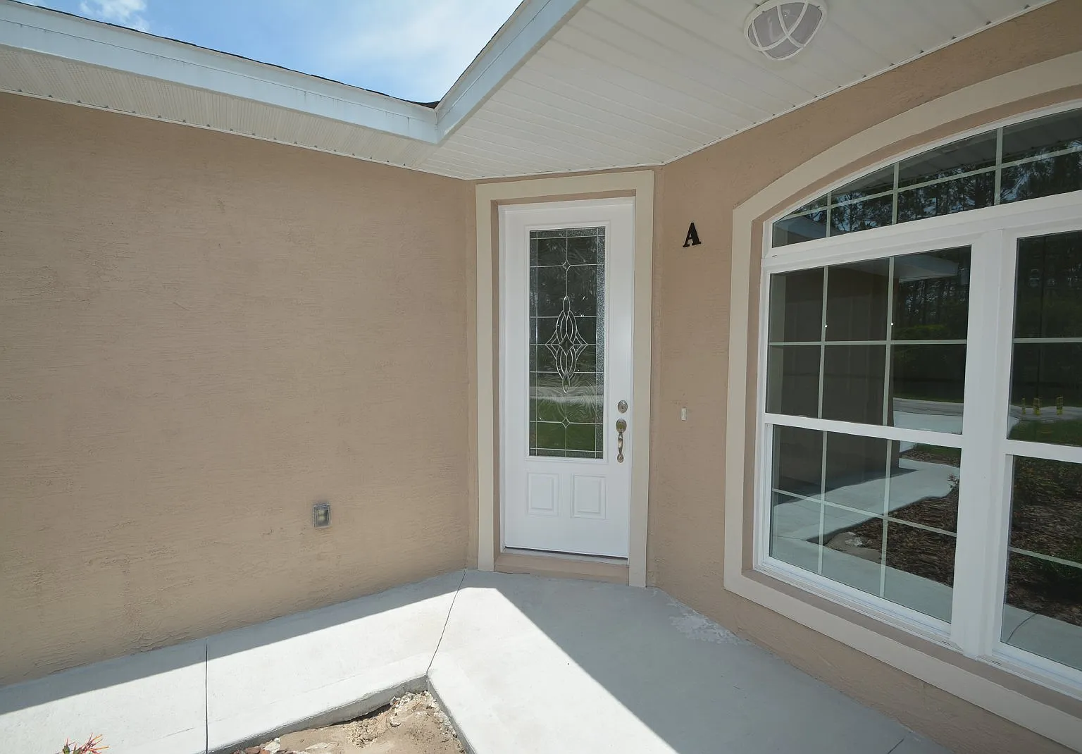 4 bed, 2.0 bath, 1493 sqft, $1,950 — Photo 2