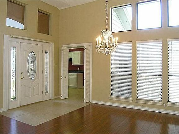3rd image of 2217 Baltic Ave
