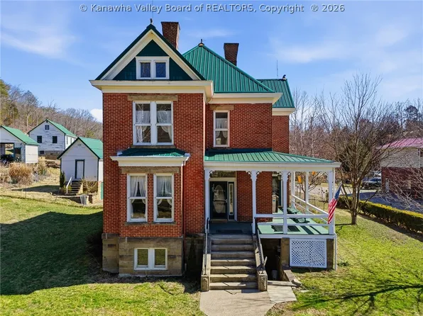 512 Walgrove Rd, Elkview, WV 25071