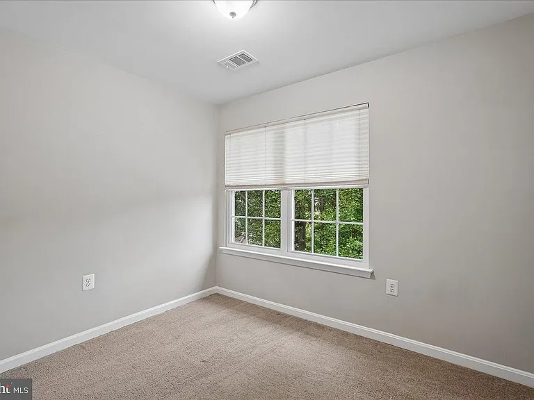 104 Frazer Dr — Photo 31