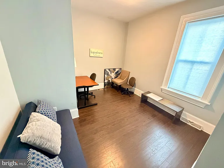 348 Farnsworth Ave #1R — Photo 6