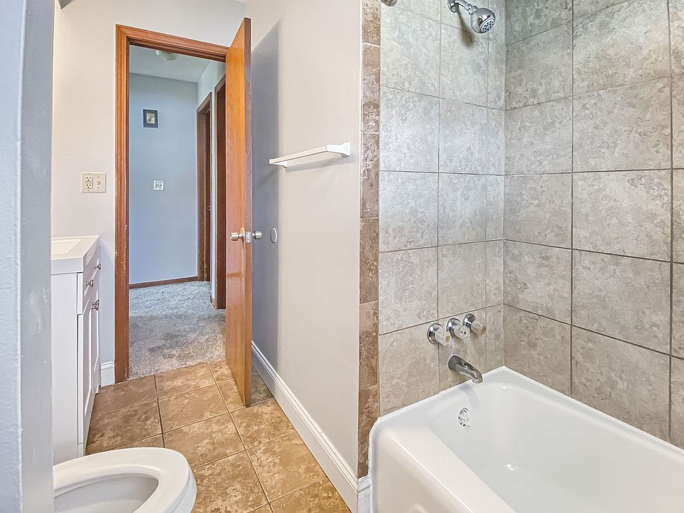 s 59695971 Crestmoor Dr SE Apartment Rentals Kentwood, MI Zillow