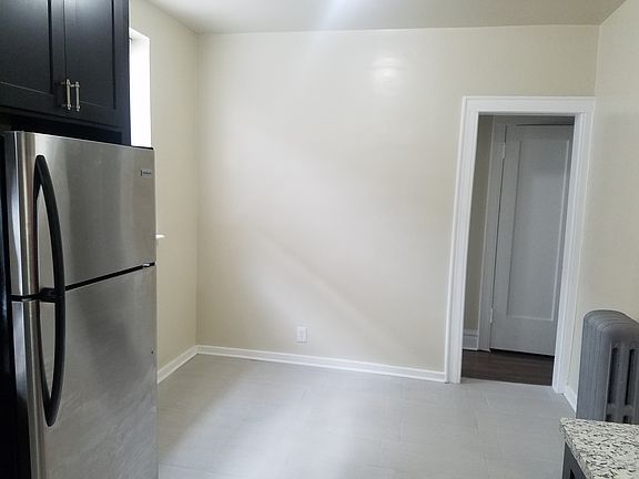 3rd image of 5172 S King Dr