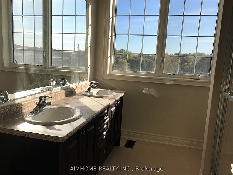 60 Baleberry Cres — Photo 11