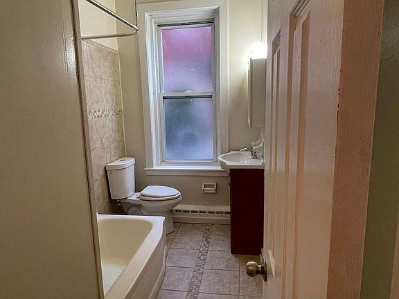 5th image of 716 N Franklin St APT 1R