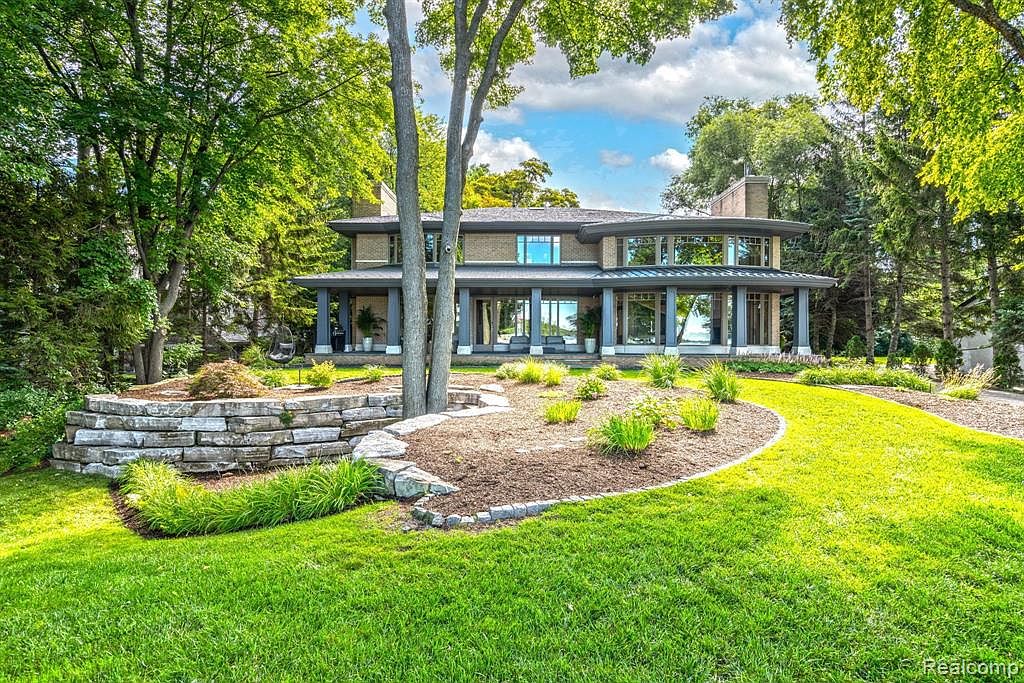 3787 Indian Trl, Orchard Lake, MI 48324 Zillow