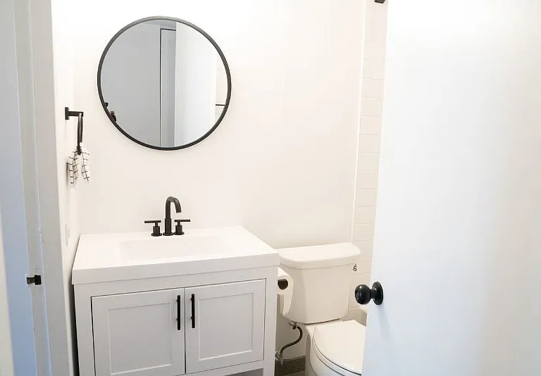 1 E Scott St #1802 — Photo 2