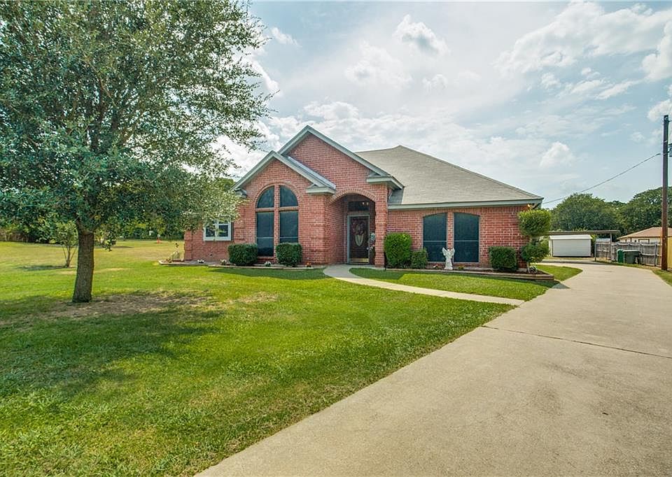 1st image of 424 Emerald Ct