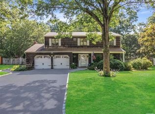 18 Turnpike Blvd, Middle Island, NY 11953
