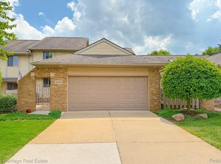 168 Addison Cir, Fowlerville, MI 48836