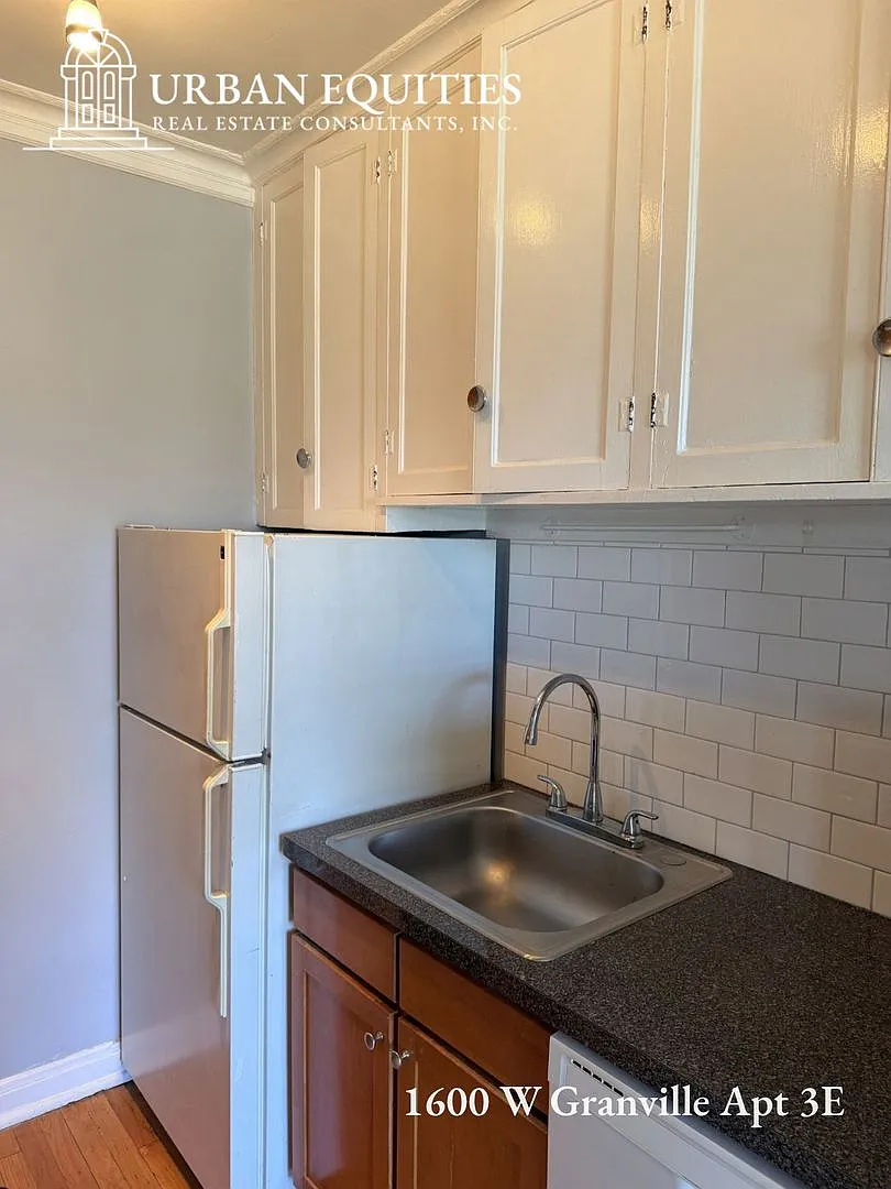 1600 W Granville Ave — Photo 1