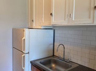 6226 N Clark St #3F, Chicago, IL 60660