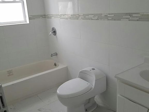 3rd image of 3208 Bayswater Ct
