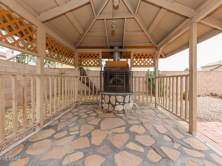 2416 W Chris Oliver Way — Photo 22
