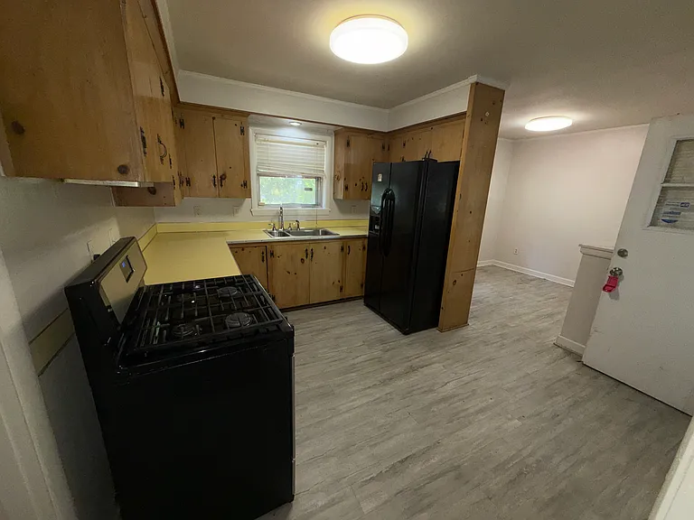3912 N Cedar St — Photo 17