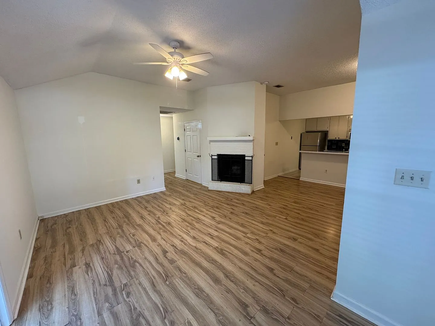 Three Bedroom Near Vet School! — Photo 3