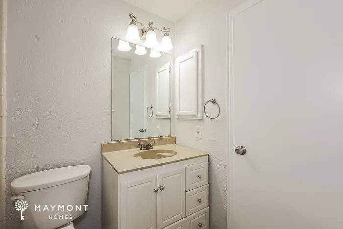 105 Caprock Dr — Photo 8