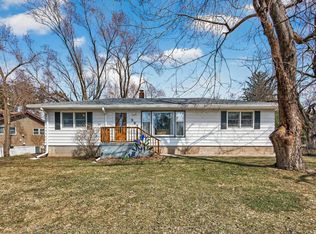 997 Rivercrest Rd N, Lakeland, MN 55043