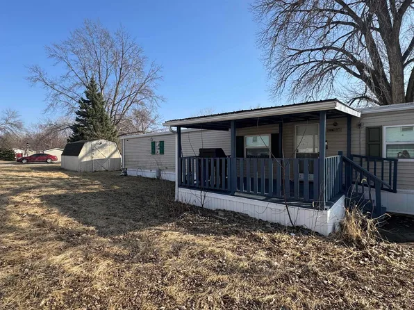 7049 N 113th Plz, Omaha, NE 68142