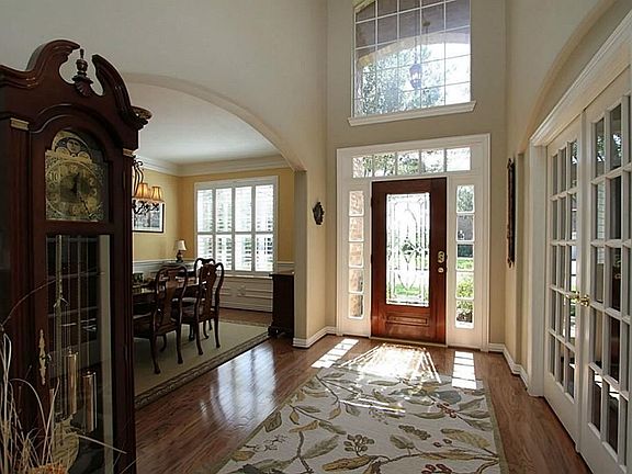 Foyer: Soaring ceilings welcome you in. The entry is flanked by the Study on the left and Dining Roo
