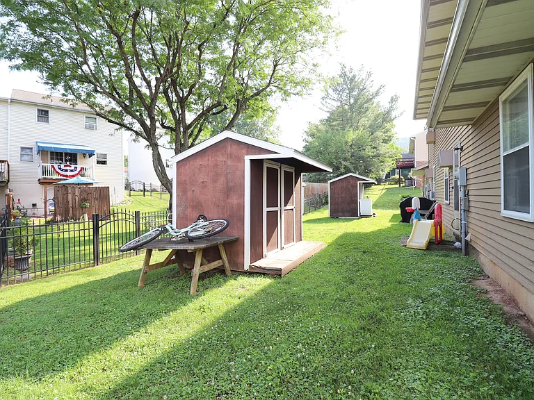 69 Akron Rd — Photo 17