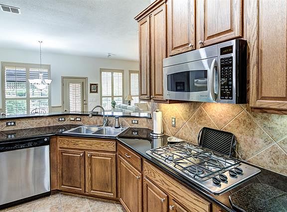 3rd image of 404 Long Cove Dr