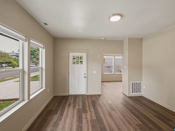 5th image of 180 Hiatt St