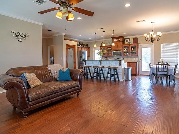 3rd image of 11094 Twin Lakes Ln