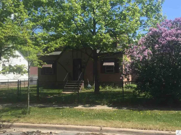 2710 5th Ave E, Hibbing, MN 55746