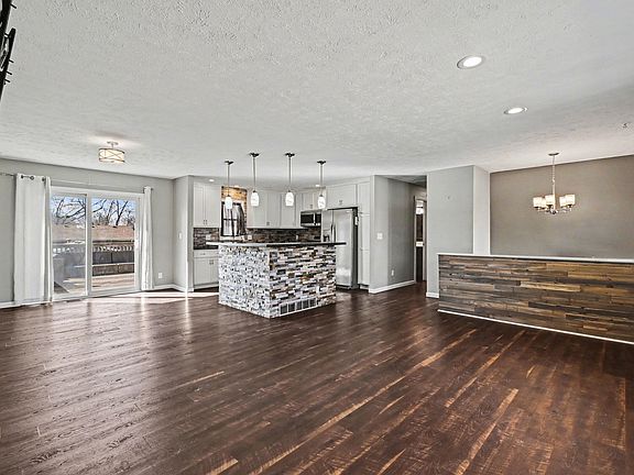 4th image of 5706 S 110th Cir