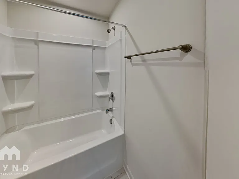 6807 Hardwick Ln — Photo 15