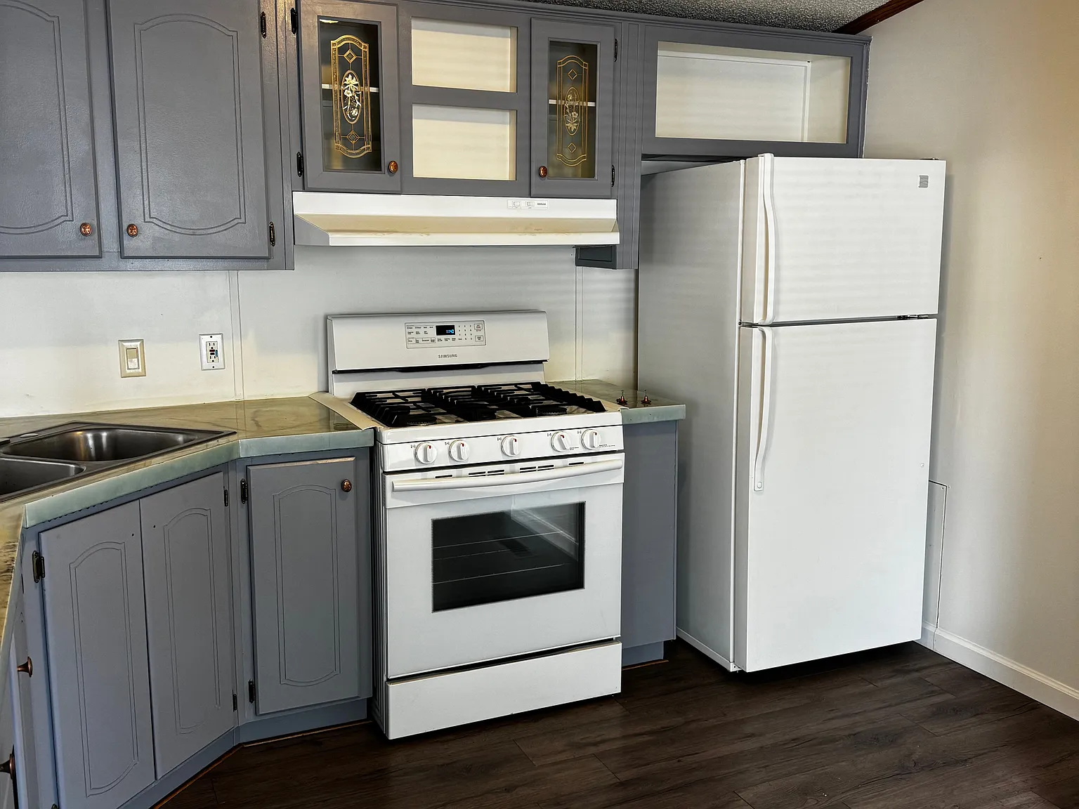 3 bed, 1150 sqft, $995 — Photo 3