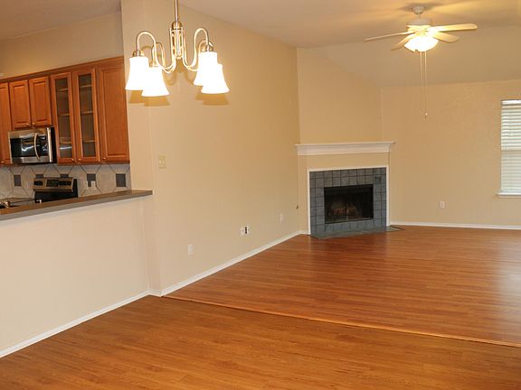 4th image of 5817 Vineyard Ln
