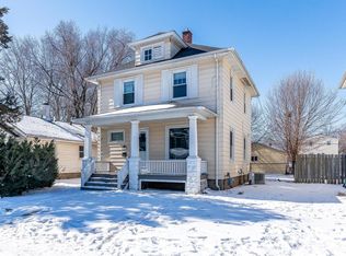 1915 11th St, Moline, IL 61265