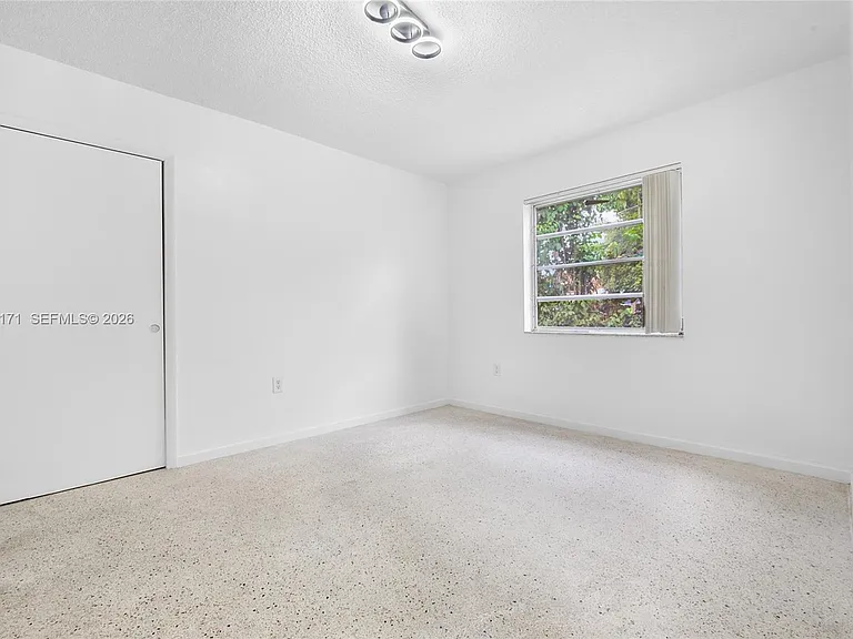 2661 SW 11th St #8 — Photo 5